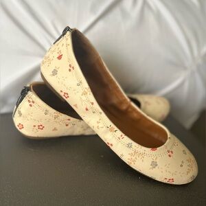 Lucky Brand Womens Sz 7.5 EMMIE Ballerinas Flat Slip On Shoes Cream Floral